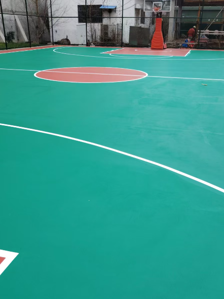 怀柔 球场长期使用易出现地面开裂